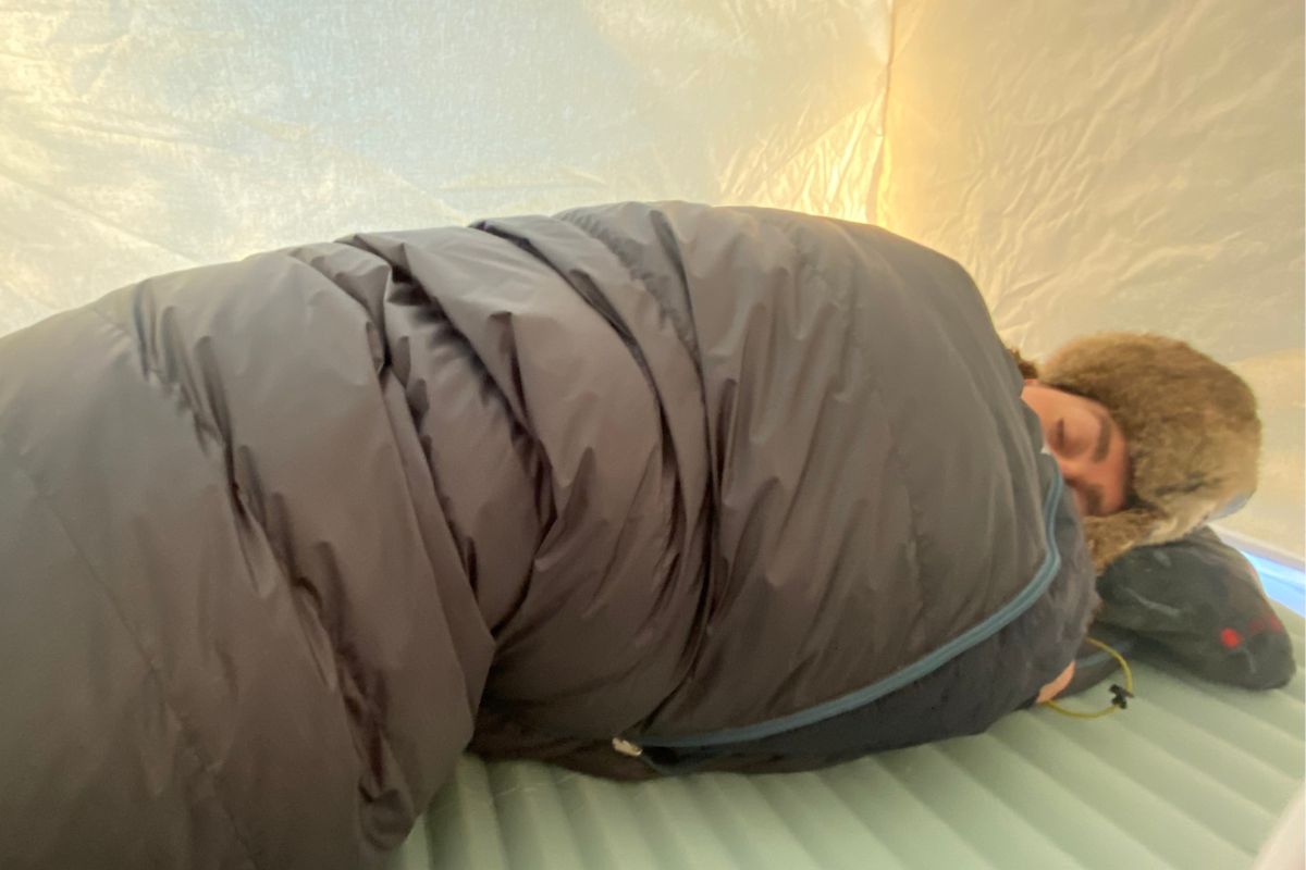 Sleeping while winter camping Sleeping while winter camping